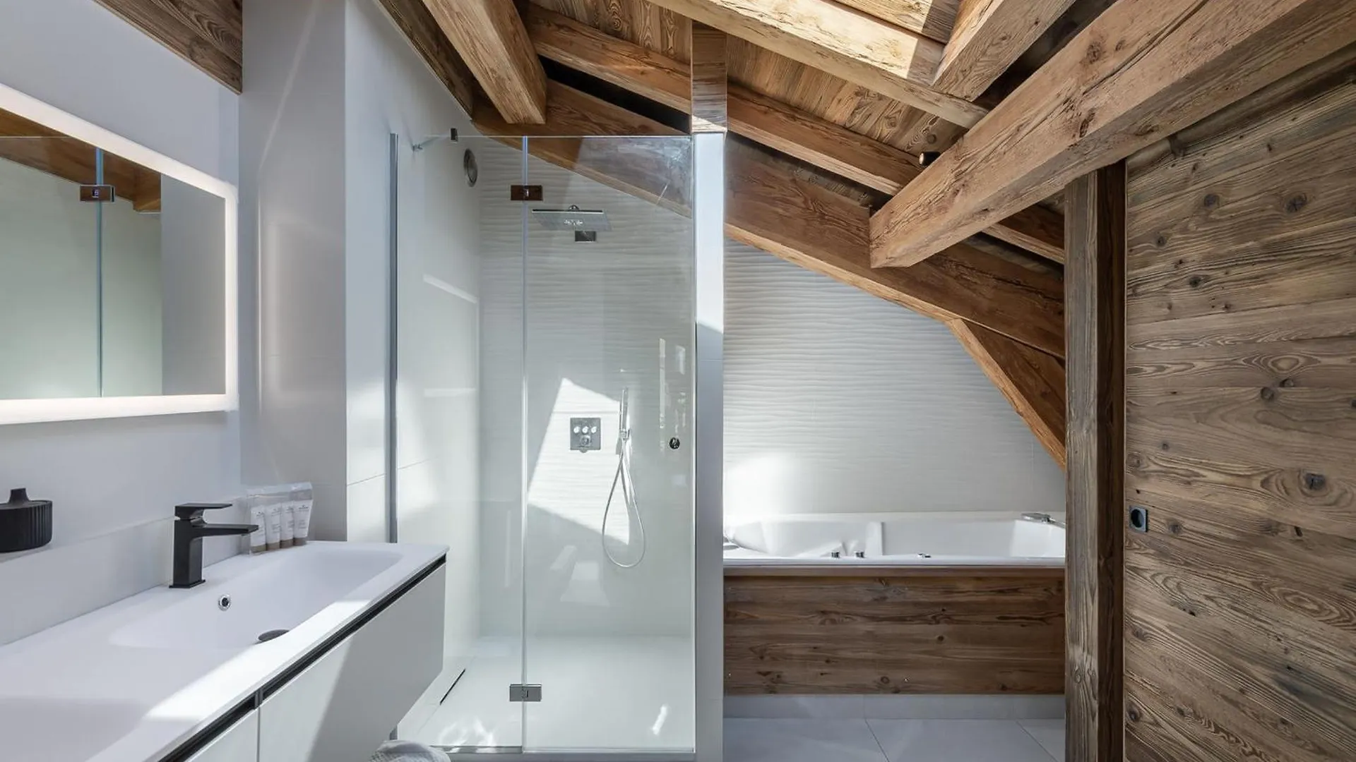 Chalet Luxe 12 Pers. Face Aux Pistes Avec Skiroom, Garage, Salle De Sport Et Services Inclus - Fr-1-569-19 代米考迪亚 法国